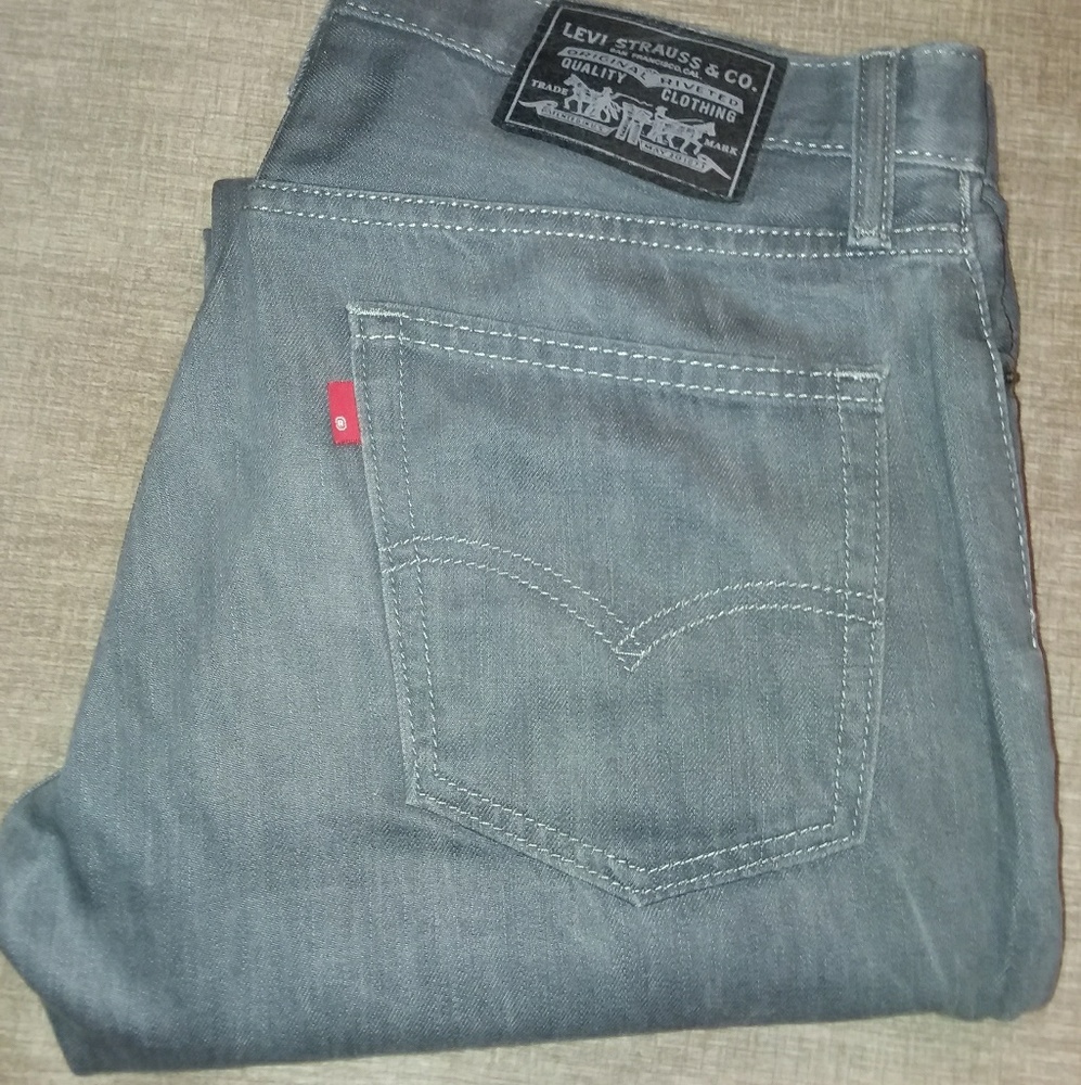 Mens gray Levi's Jean's size 31/32